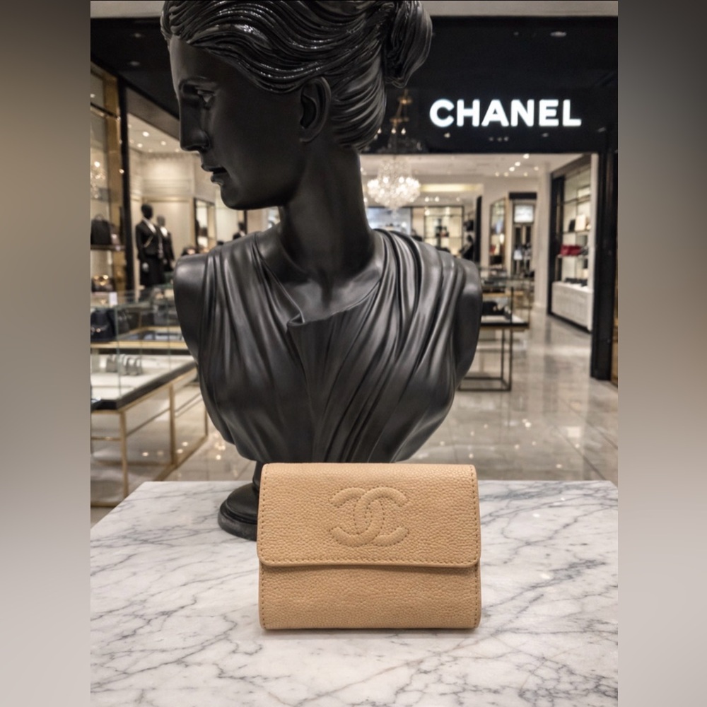 CHANEL compact trifold buttery beige Leather Wallet + interlocking CC Logo w COA